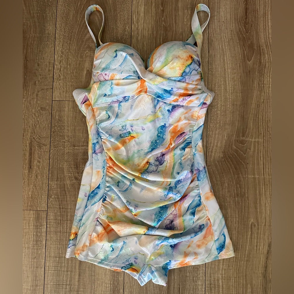 NWOT Women’s one piece bathing suit